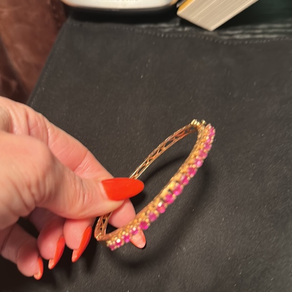 14K gold and ruby bangle - Picture 3 of 6